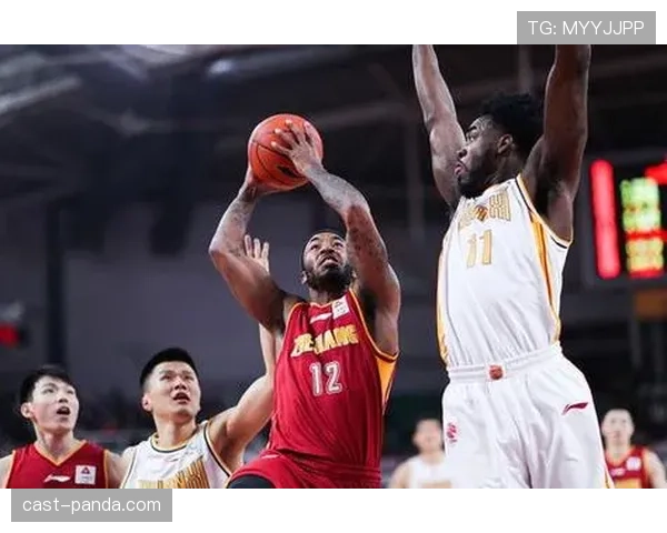 篮球防守规则解析：如何正确运用才能避免犯规